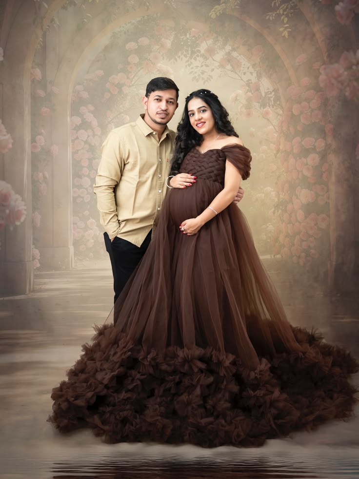 party wear gowns for pregnant ladies