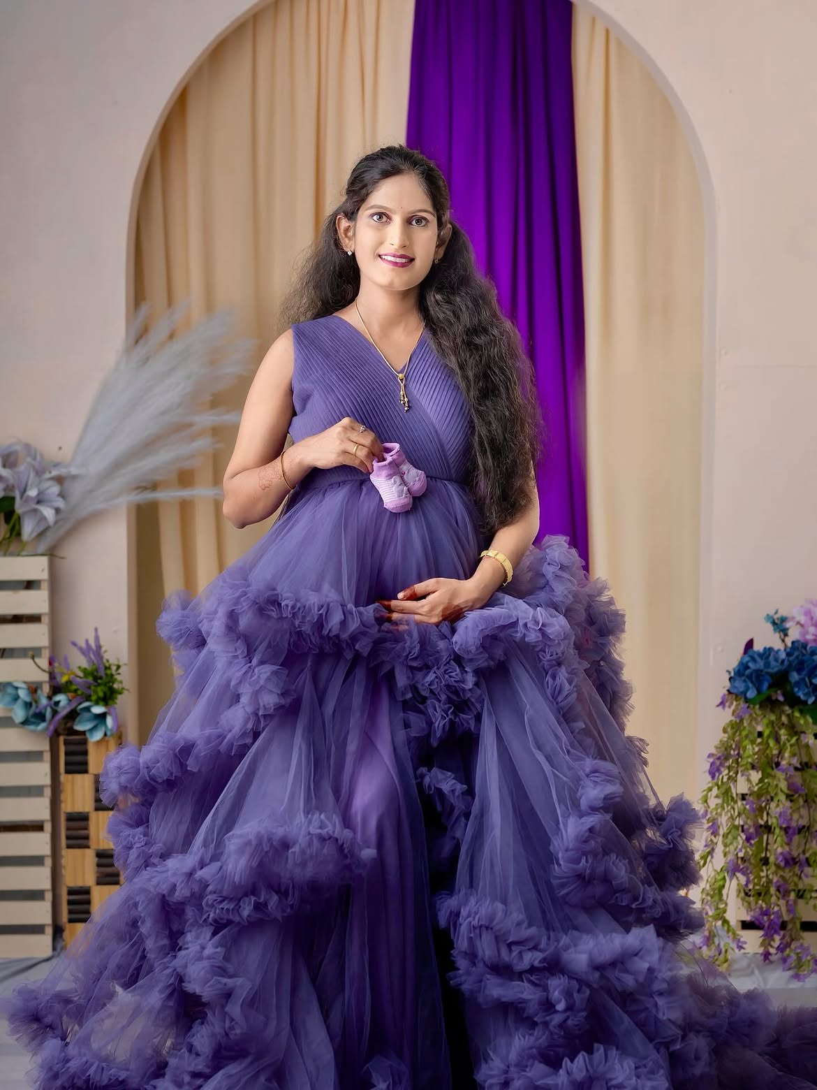 pregnant women baby shower gown