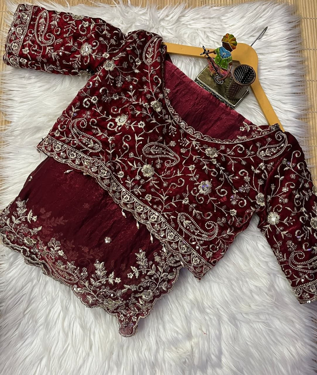 red silk jari saree